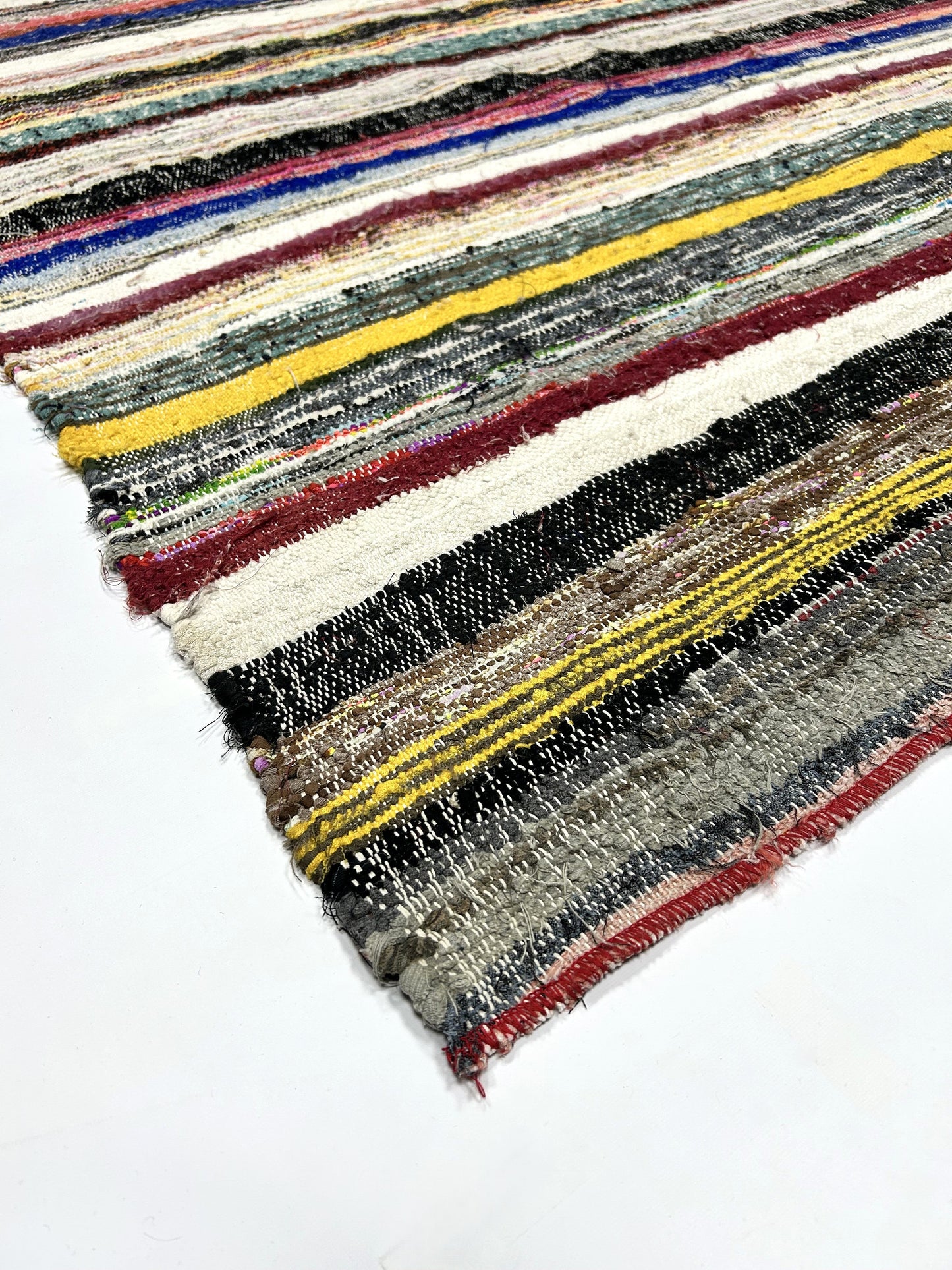 Vintage Kilim, Caput (5'.8" x 9'.2") 49676
